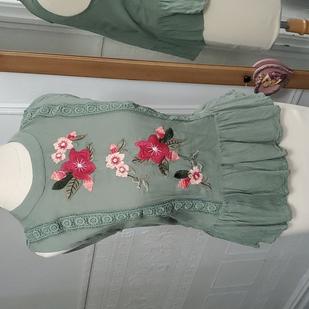 Alya Embroidered Top